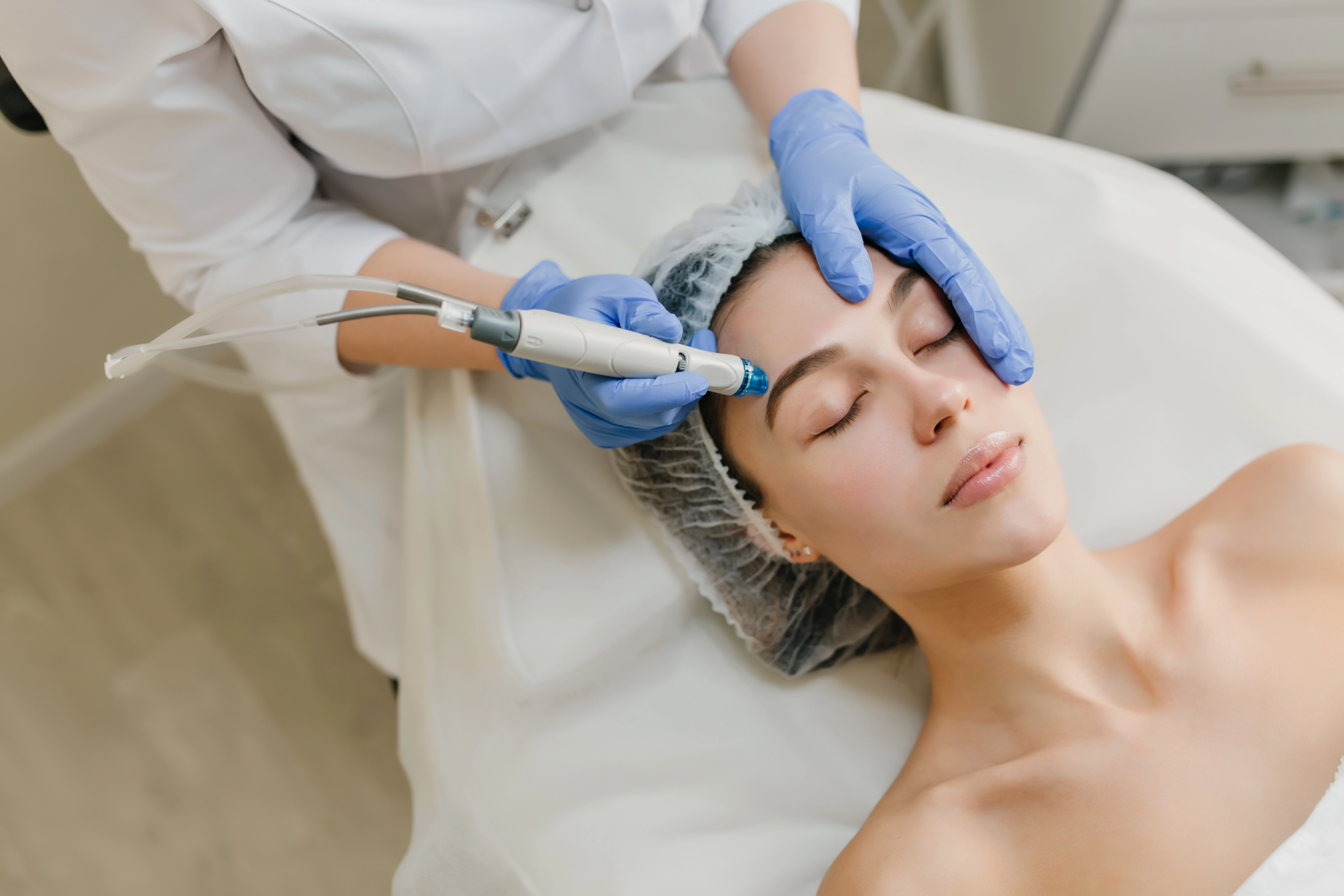 Atendimento de estética avançada na Clínica Sallezza